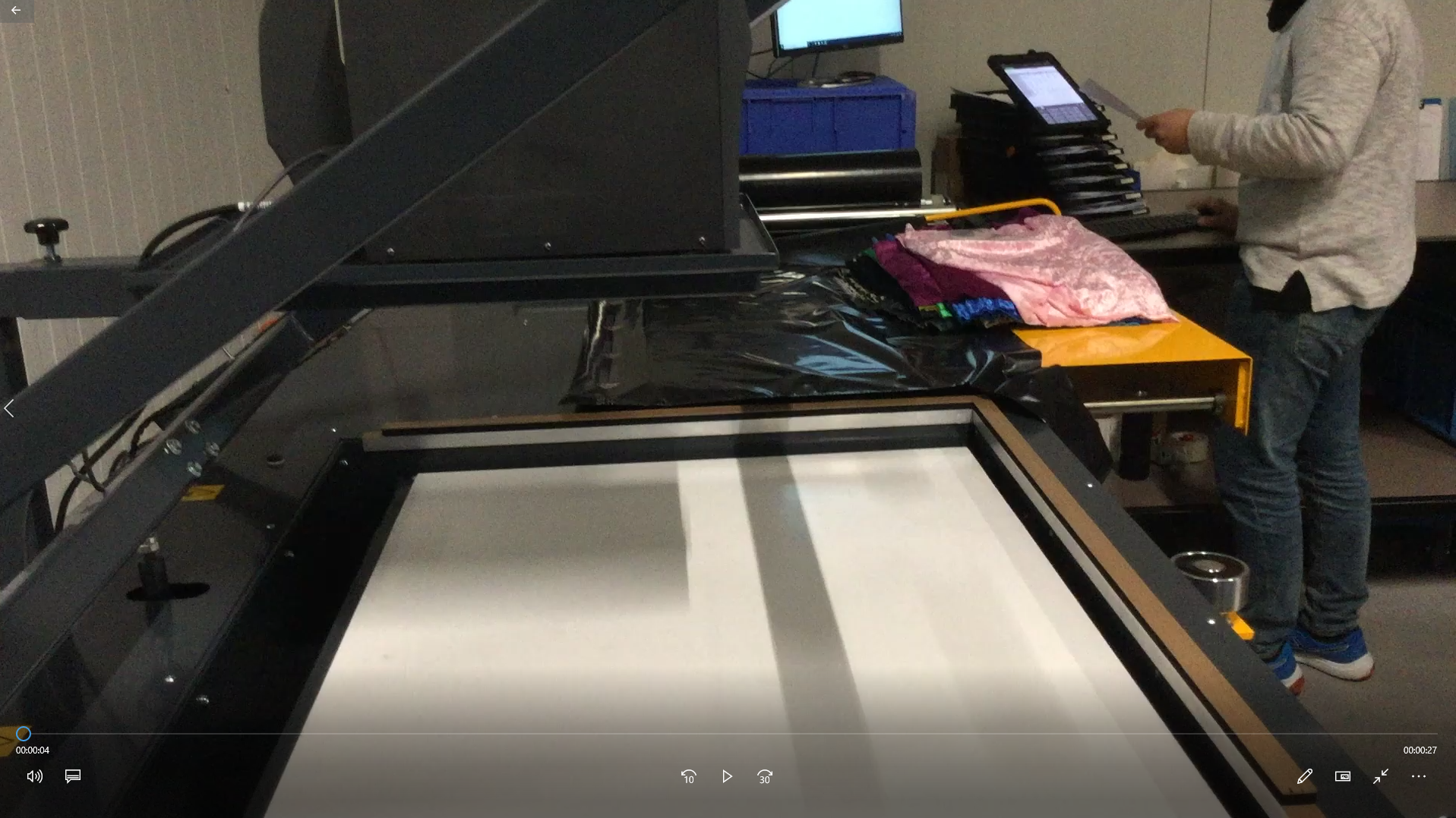 100%x280